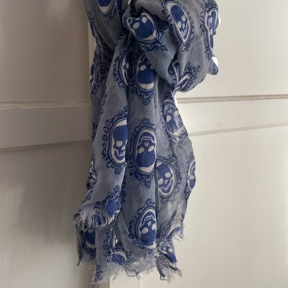 MIR Skull Modal/Cashmere Lightweight Scarf - Picture 2 of 4